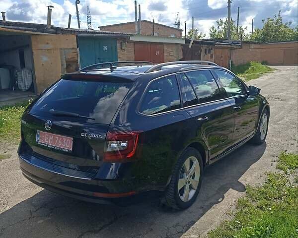 Черный Шкода Октавия, объемом двигателя 0 л и пробегом 256 тыс. км за 13600 $, фото 2 на Automoto.ua