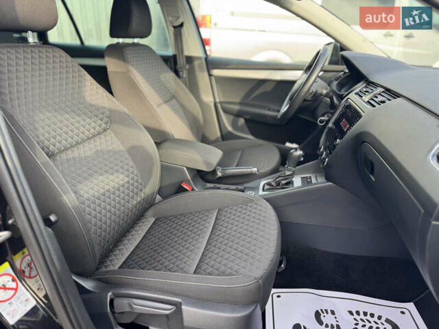 Черный Шкода Октавия, объемом двигателя 2 л и пробегом 240 тыс. км за 15900 $, фото 39 на Automoto.ua