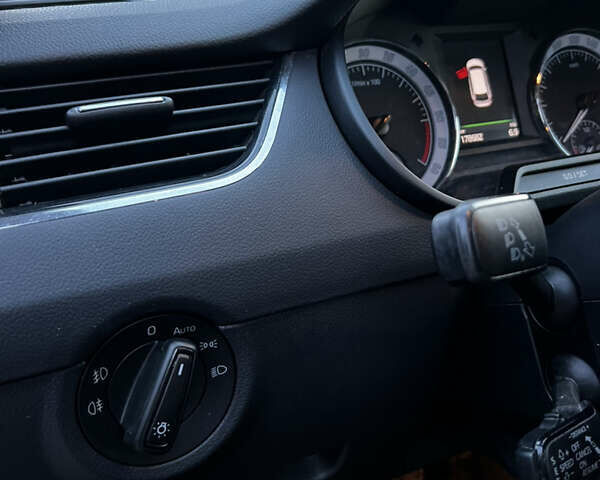 Черный Шкода Октавия, объемом двигателя 2 л и пробегом 175 тыс. км за 16500 $, фото 35 на Automoto.ua