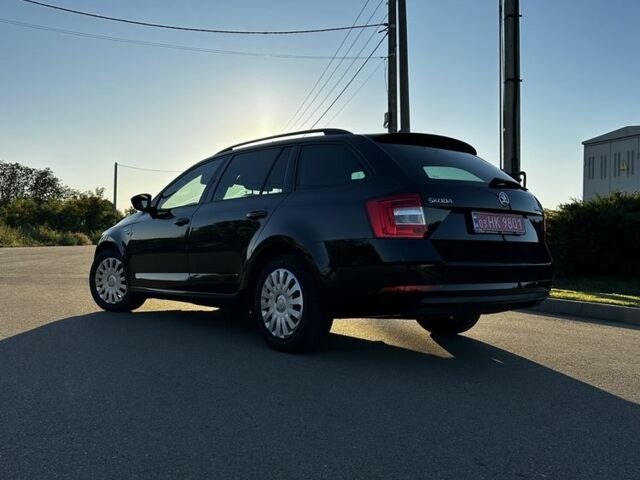 Черный Шкода Октавия, объемом двигателя 1.6 л и пробегом 246 тыс. км за 13000 $, фото 3 на Automoto.ua