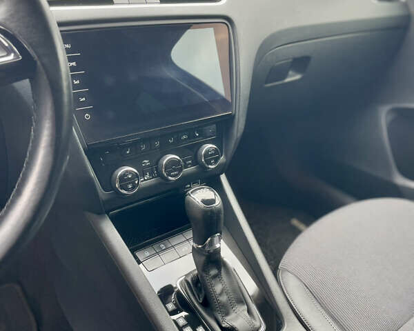 Черный Шкода Октавия, объемом двигателя 1.97 л и пробегом 199 тыс. км за 16700 $, фото 24 на Automoto.ua