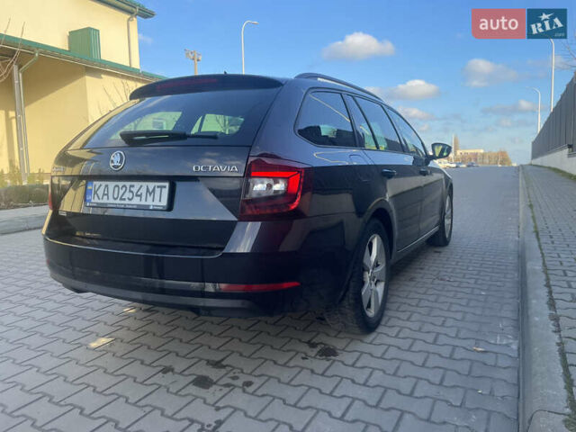 Черный Шкода Октавия, объемом двигателя 1.6 л и пробегом 251 тыс. км за 12400 $, фото 7 на Automoto.ua