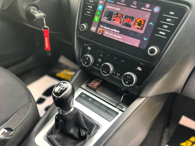 Черный Шкода Октавия, объемом двигателя 1.6 л и пробегом 300 тыс. км за 13300 $, фото 11 на Automoto.ua