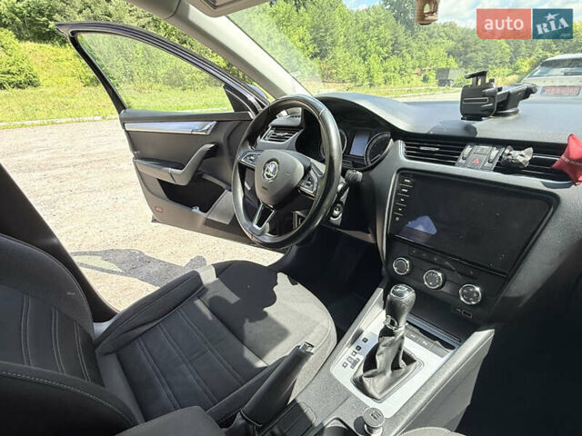 Чорний Шкода Октавія, об'ємом двигуна 1.6 л та пробігом 263 тис. км за 14600 $, фото 3 на Automoto.ua