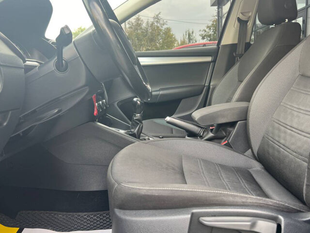 Черный Шкода Октавия, объемом двигателя 1.6 л и пробегом 300 тыс. км за 13300 $, фото 7 на Automoto.ua