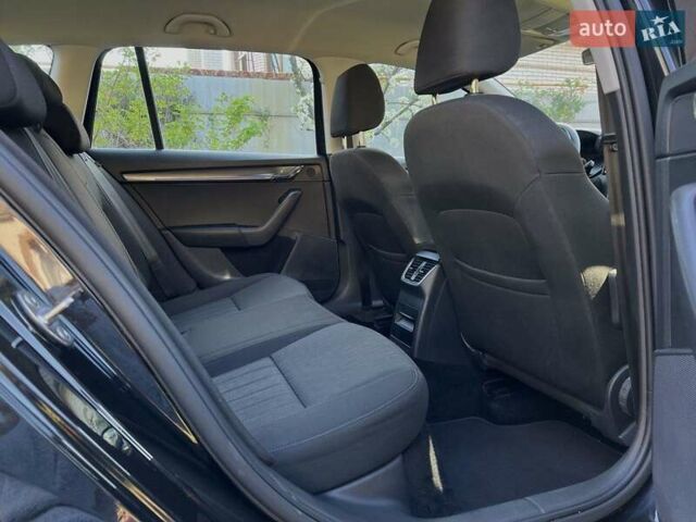 Черный Шкода Октавия, объемом двигателя 1.6 л и пробегом 281 тыс. км за 13700 $, фото 14 на Automoto.ua