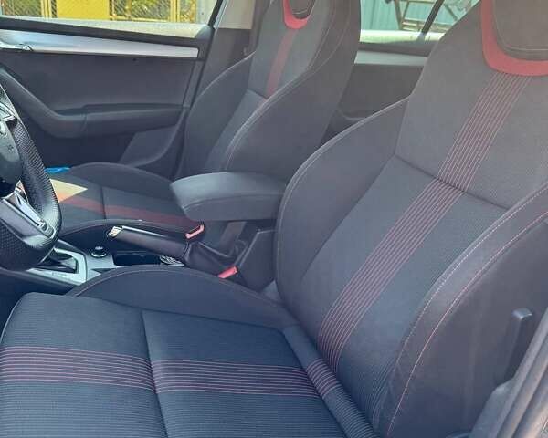 Чорний Шкода Октавія, об'ємом двигуна 1.6 л та пробігом 203 тис. км за 14800 $, фото 7 на Automoto.ua