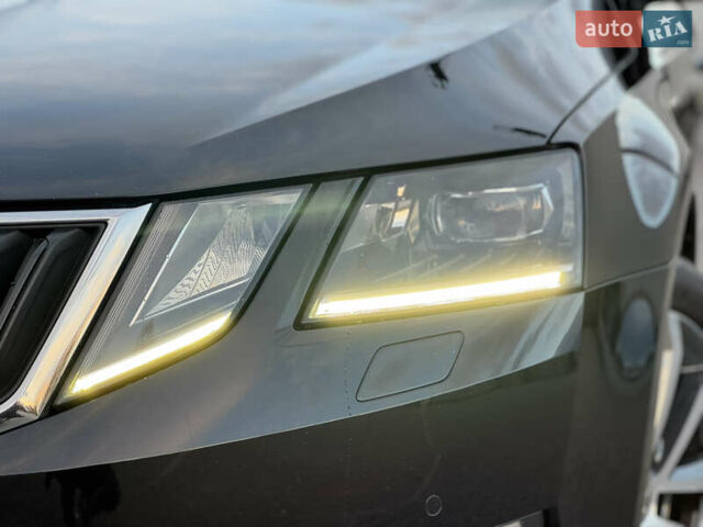 Черный Шкода Октавия, объемом двигателя 2 л и пробегом 241 тыс. км за 15850 $, фото 7 на Automoto.ua