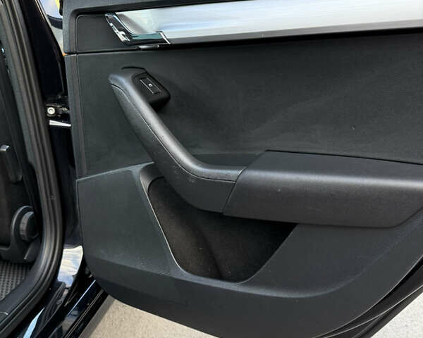 Черный Шкода Октавия, объемом двигателя 1.6 л и пробегом 223 тыс. км за 13200 $, фото 19 на Automoto.ua