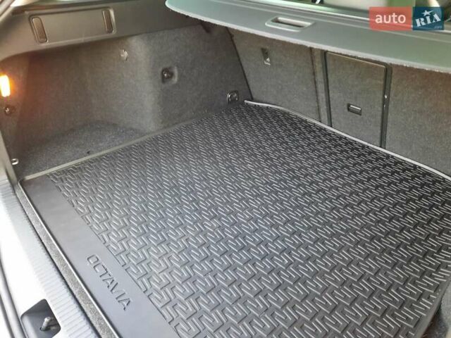 Черный Шкода Октавия, объемом двигателя 1.6 л и пробегом 192 тыс. км за 17800 $, фото 111 на Automoto.ua