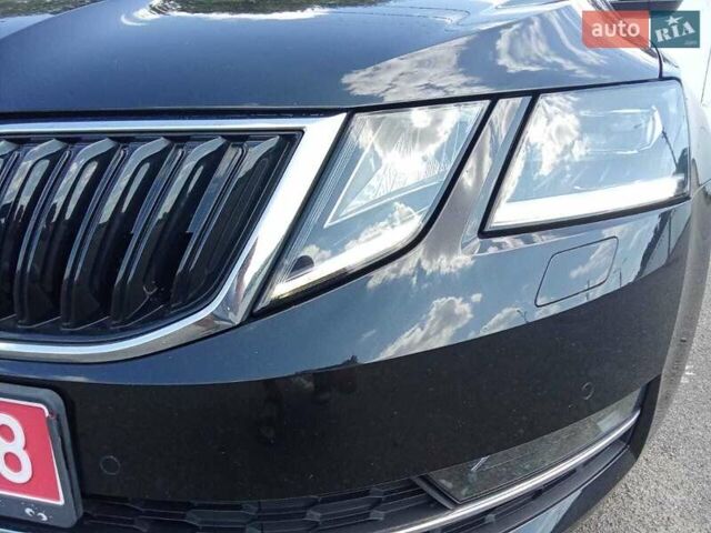 Шкода Октавия 2018 в Чернигове на Automoto.ua Черный Шкода Октавия, объемом двигателя 1.6 л и пробегом 211 тыс. км за 14900 $, фото 6 на Automoto.ua