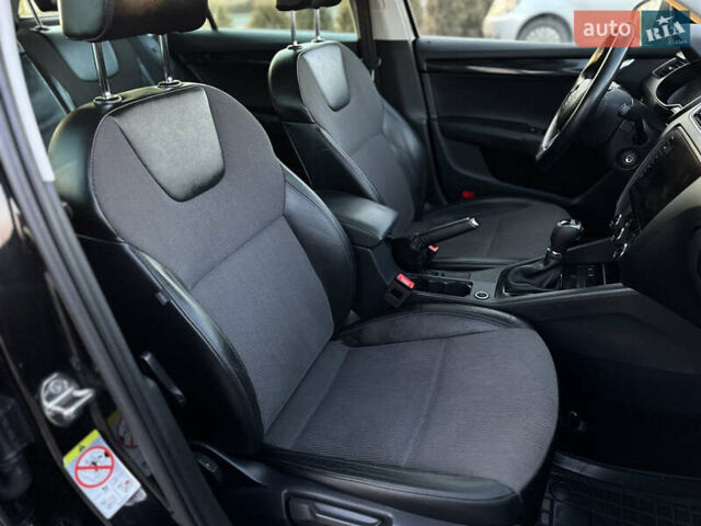 Черный Шкода Октавия, объемом двигателя 1.6 л и пробегом 212 тыс. км за 14000 $, фото 52 на Automoto.ua