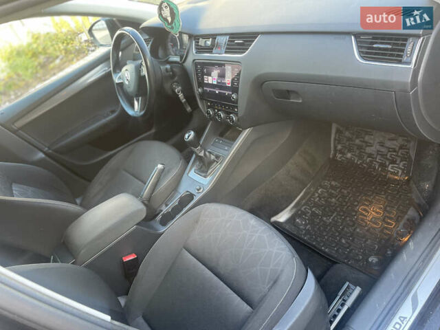 Черный Шкода Октавия, объемом двигателя 1.6 л и пробегом 251 тыс. км за 12400 $, фото 18 на Automoto.ua