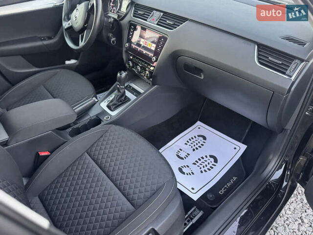 Черный Шкода Октавия, объемом двигателя 2 л и пробегом 240 тыс. км за 15900 $, фото 74 на Automoto.ua