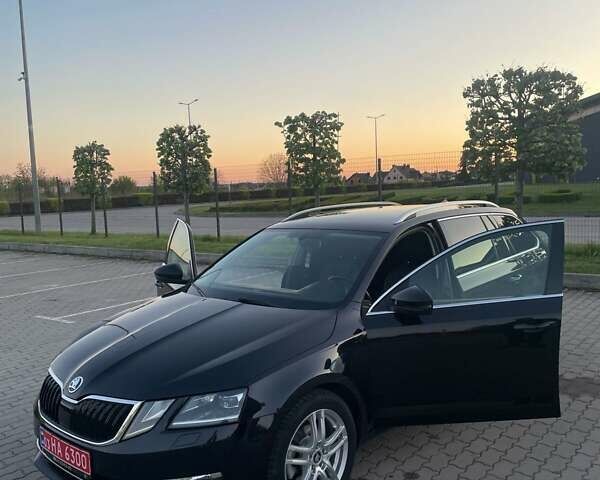 Чорний Шкода Октавія, об'ємом двигуна 1.5 л та пробігом 245 тис. км за 11805 $, фото 11 на Automoto.ua