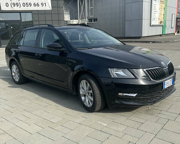 Черный Шкода Октавия, объемом двигателя 1.6 л и пробегом 144 тыс. км за 15750 $, фото 1 на Automoto.ua
