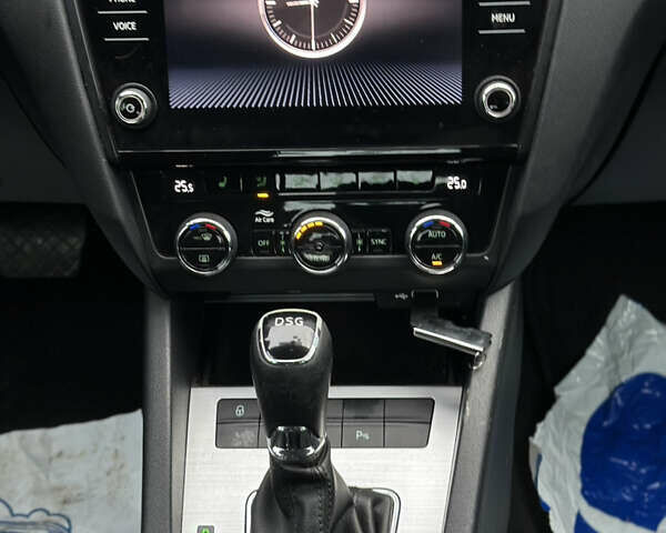 Черный Шкода Октавия, объемом двигателя 1.6 л и пробегом 204 тыс. км за 15200 $, фото 33 на Automoto.ua