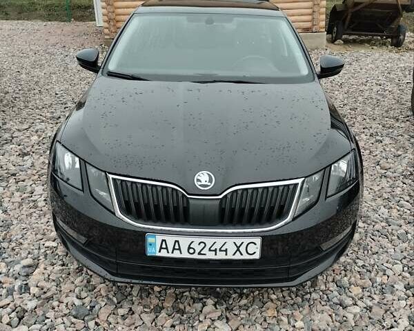 Черный Шкода Октавия, объемом двигателя 1.6 л и пробегом 220 тыс. км за 12350 $, фото 4 на Automoto.ua