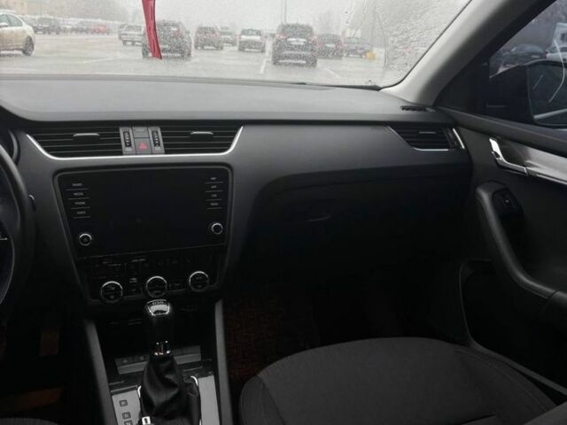 Черный Шкода Октавия, объемом двигателя 2 л и пробегом 159 тыс. км за 17900 $, фото 4 на Automoto.ua