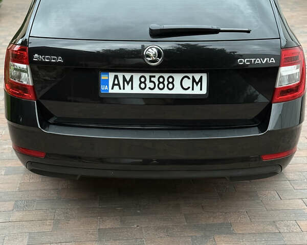 Чорний Шкода Октавія, об'ємом двигуна 1.6 л та пробігом 155 тис. км за 15500 $, фото 10 на Automoto.ua