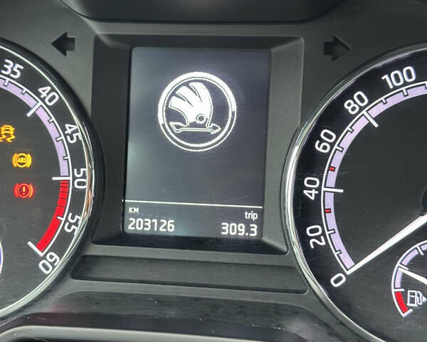 Черный Шкода Октавия, объемом двигателя 1.6 л и пробегом 204 тыс. км за 15200 $, фото 43 на Automoto.ua