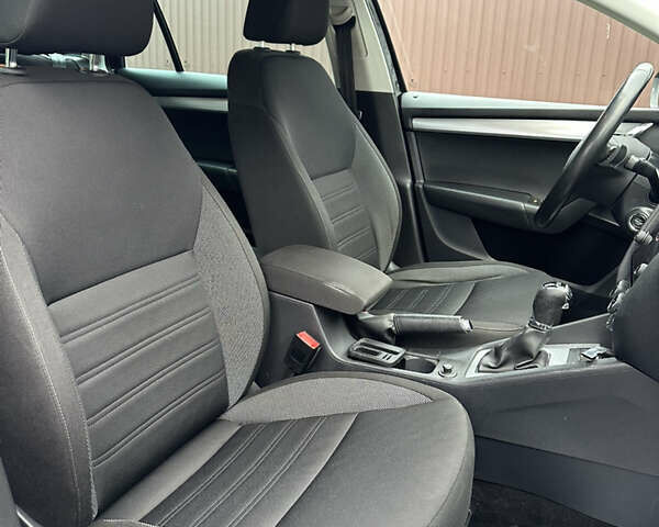 Черный Шкода Октавия, объемом двигателя 1.6 л и пробегом 204 тыс. км за 15200 $, фото 40 на Automoto.ua