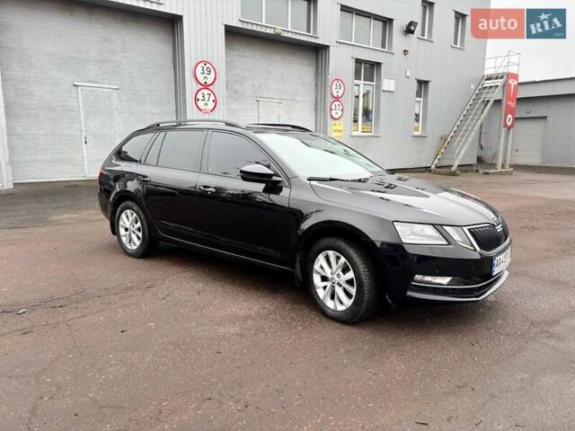 Черный Шкода Октавия, объемом двигателя 1.8 л и пробегом 225 тыс. км за 16000 $, фото 4 на Automoto.ua
