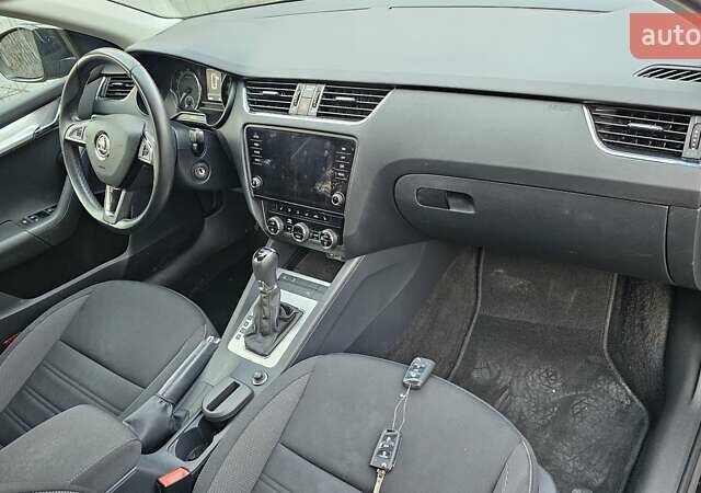Чорний Шкода Октавія, об'ємом двигуна 1.5 л та пробігом 140 тис. км за 20546 $, фото 9 на Automoto.ua
