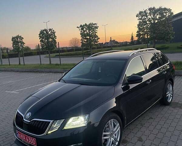 Чорний Шкода Октавія, об'ємом двигуна 1.5 л та пробігом 245 тис. км за 11805 $, фото 4 на Automoto.ua