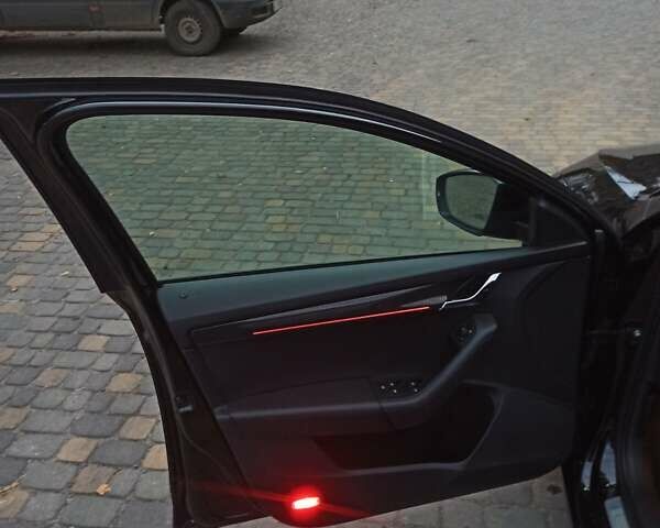 Черный Шкода Октавия, объемом двигателя 2 л и пробегом 238 тыс. км за 18200 $, фото 1 на Automoto.ua