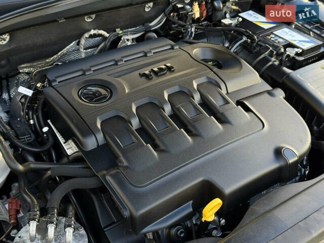 Чорний Шкода Октавія, об'ємом двигуна 2 л та пробігом 218 тис. км за 15299 $, фото 163 на Automoto.ua