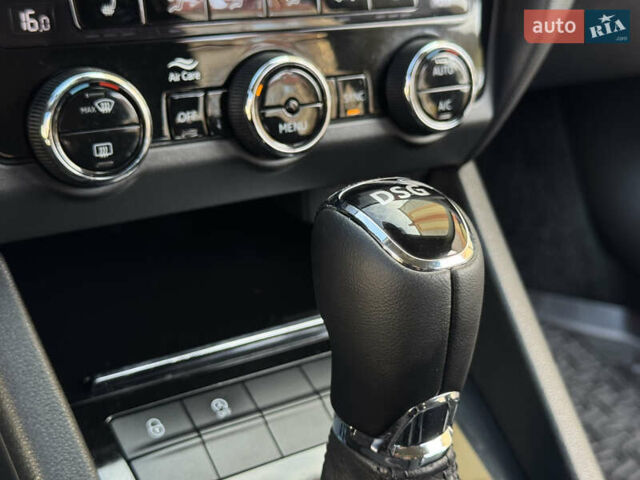 Чорний Шкода Октавія, об'ємом двигуна 2 л та пробігом 218 тис. км за 15299 $, фото 123 на Automoto.ua