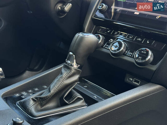 Чорний Шкода Октавія, об'ємом двигуна 2 л та пробігом 218 тис. км за 15299 $, фото 134 на Automoto.ua