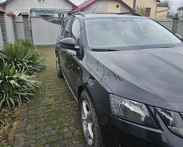 Черный Шкода Октавия, объемом двигателя 1.97 л и пробегом 200 тыс. км за 18000 $, фото 1 на Automoto.ua