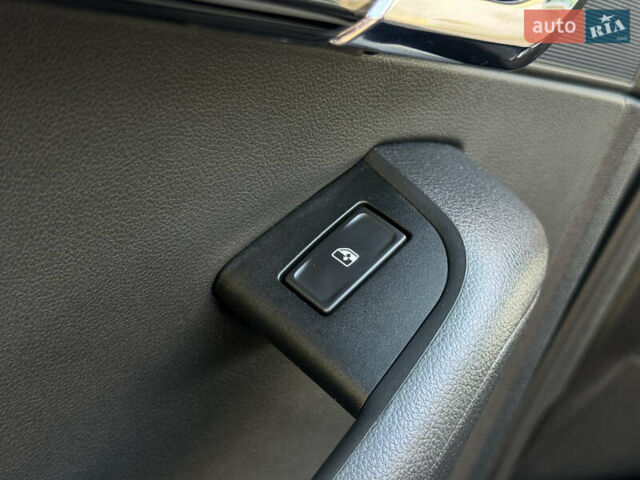 Чорний Шкода Октавія, об'ємом двигуна 2 л та пробігом 218 тис. км за 15299 $, фото 136 на Automoto.ua