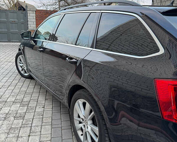 Черный Шкода Октавия, объемом двигателя 2 л и пробегом 267 тыс. км за 17850 $, фото 3 на Automoto.ua