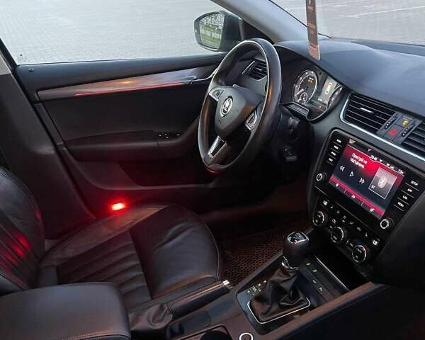 Чорний Шкода Октавія, об'ємом двигуна 1.5 л та пробігом 245 тис. км за 11805 $, фото 5 на Automoto.ua