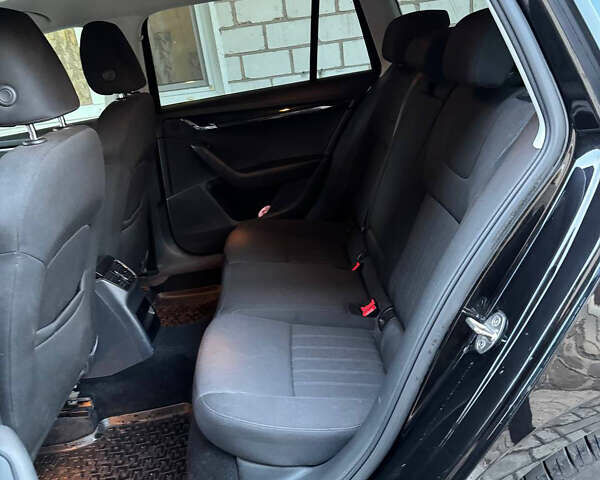 Черный Шкода Октавия, объемом двигателя 2 л и пробегом 267 тыс. км за 17850 $, фото 11 на Automoto.ua