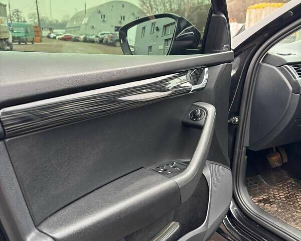 Черный Шкода Октавия, объемом двигателя 1.8 л и пробегом 225 тыс. км за 16000 $, фото 17 на Automoto.ua