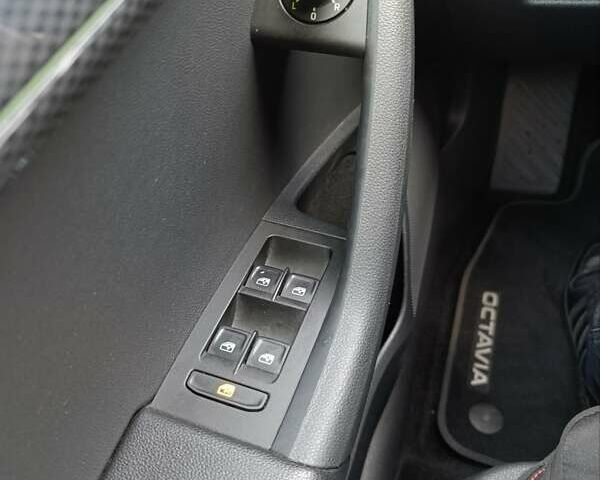Черный Шкода Октавия, объемом двигателя 1.97 л и пробегом 217 тыс. км за 21500 $, фото 16 на Automoto.ua