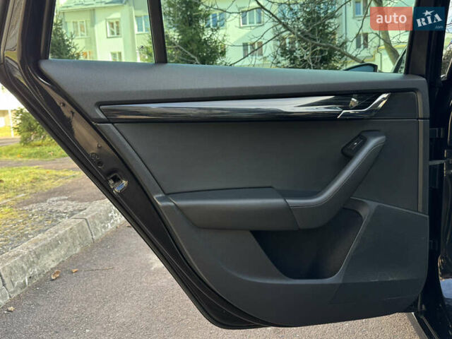 Чорний Шкода Октавія, об'ємом двигуна 2 л та пробігом 218 тис. км за 15299 $, фото 137 на Automoto.ua