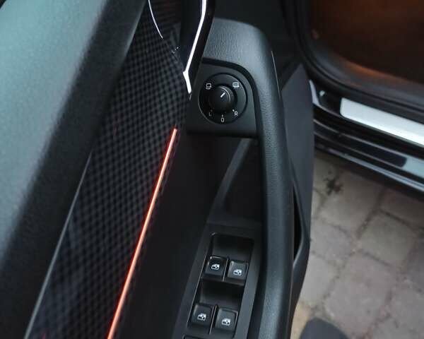 Черный Шкода Октавия, объемом двигателя 2 л и пробегом 238 тыс. км за 18200 $, фото 10 на Automoto.ua