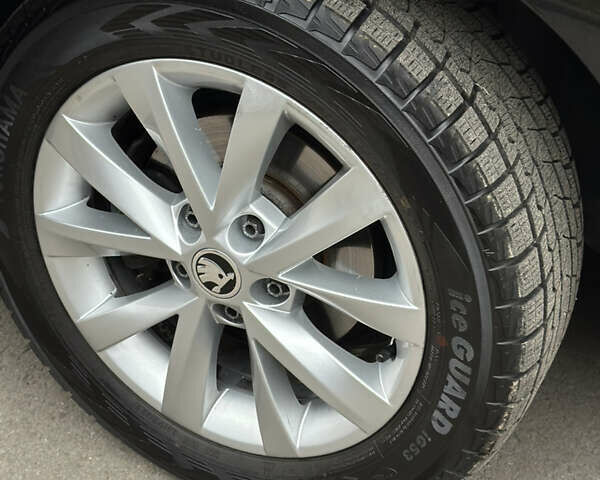 Черный Шкода Октавия, объемом двигателя 1.6 л и пробегом 204 тыс. км за 15200 $, фото 17 на Automoto.ua