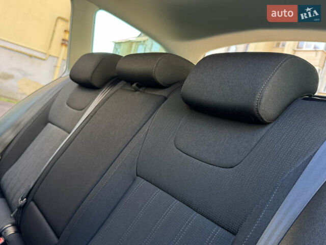 Чорний Шкода Октавія, об'ємом двигуна 2 л та пробігом 218 тис. км за 15299 $, фото 141 на Automoto.ua