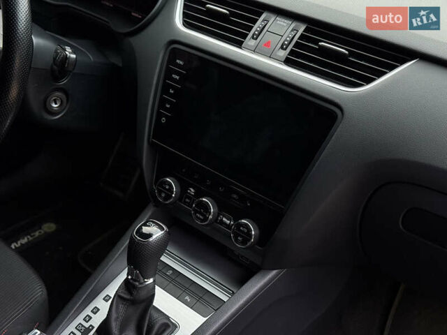 Черный Шкода Октавия, объемом двигателя 1.6 л и пробегом 189 тыс. км за 18900 $, фото 7 на Automoto.ua