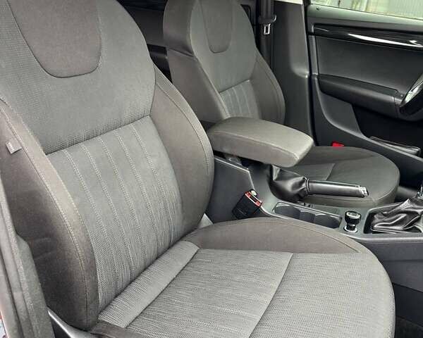 Черный Шкода Октавия, объемом двигателя 1.8 л и пробегом 225 тыс. км за 16000 $, фото 15 на Automoto.ua