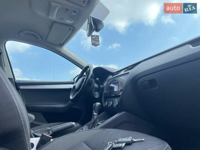 Чорний Шкода Октавія, об'ємом двигуна 1.6 л та пробігом 194 тис. км за 14350 $, фото 48 на Automoto.ua