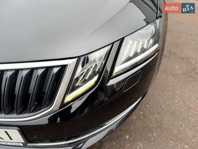 Черный Шкода Октавия, объемом двигателя 1.8 л и пробегом 225 тыс. км за 16000 $, фото 2 на Automoto.ua