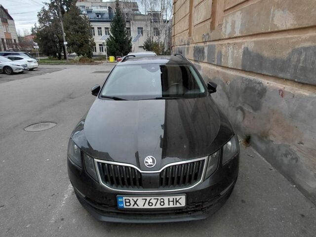 Черный Шкода Октавия, объемом двигателя 1.6 л и пробегом 258 тыс. км за 12800 $, фото 1 на Automoto.ua