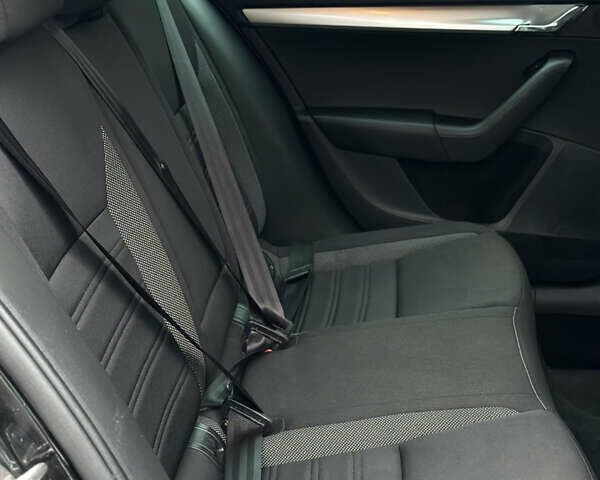 Черный Шкода Октавия, объемом двигателя 1.6 л и пробегом 204 тыс. км за 15200 $, фото 29 на Automoto.ua